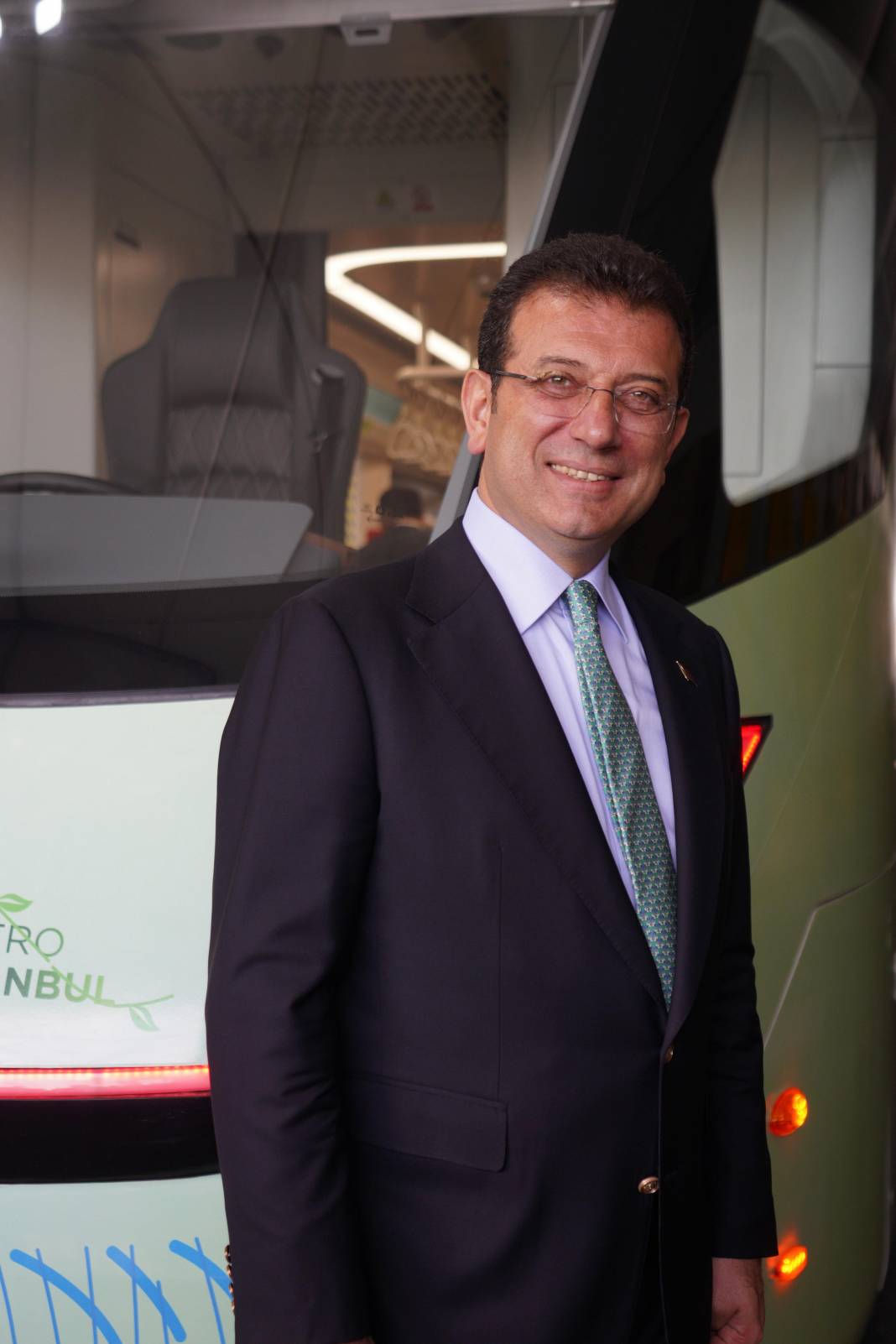 İmamoğlu 420 Yolcu Kapasiteli Yeni Elektrikli Metrobüsleri Tanıttı! Görenler Hayran Oldu 15